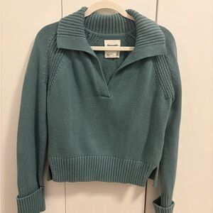Abercrombie & Fitch Women's Blue V-Neck Sweater